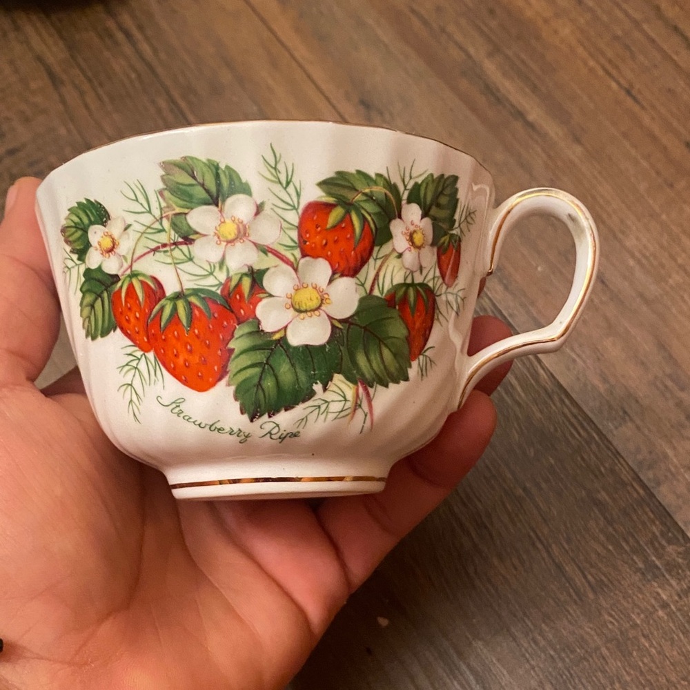 Charming Floral Dinnerware Set with Cream Accents - Picture 2 of 14